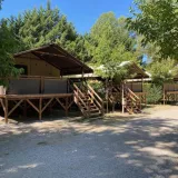 Lodge op palen Confort 46m² (2 slaapkamers) overdekt terras 10m² - zonder privé sanitair